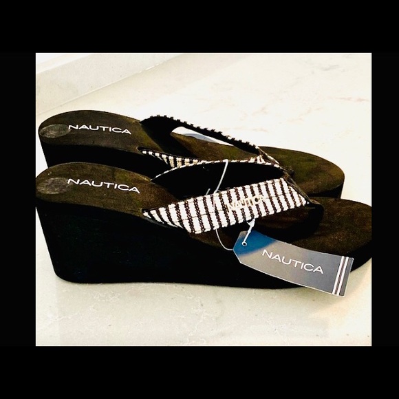 New•Nautica wedge flip flops. Great neutral designs and Colours. High quality - Picture 3 of 5